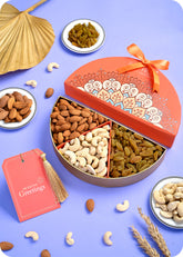 Dry Fruits Gift Pack : Cashews, Almonds, Raisins