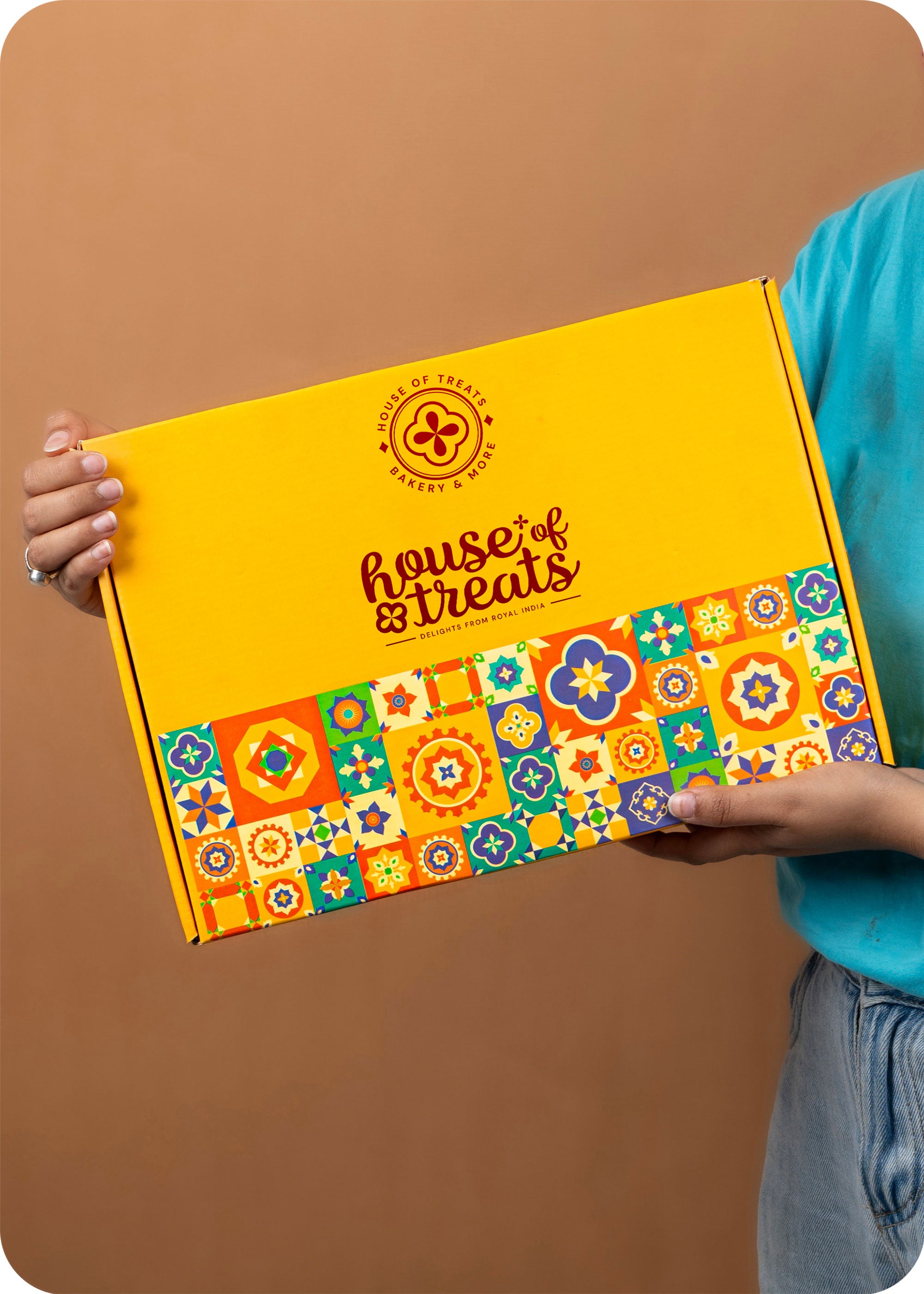 Holi Gift Pack Thandai & Pan Laddoo, Kachori & Samosa