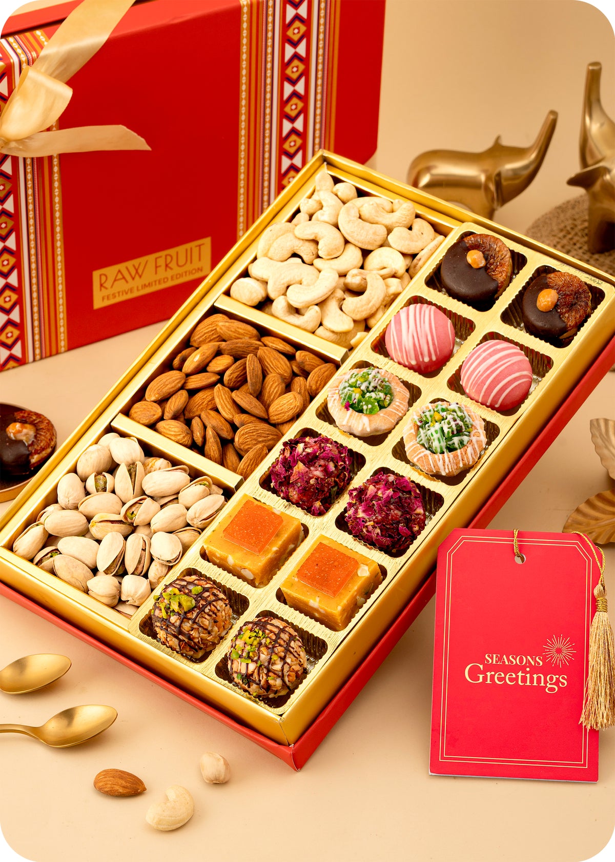 Diwali Sweets Gift Pack : Assorted Sweets  and Dry Fruits