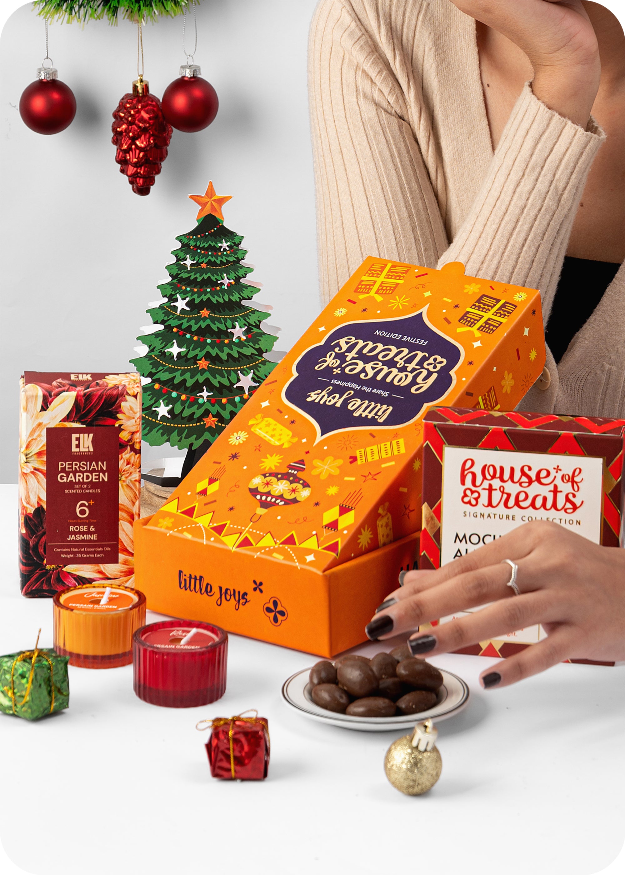 Christmas Delight Hamper : Dragees, Candles & DIY Christmas Tree