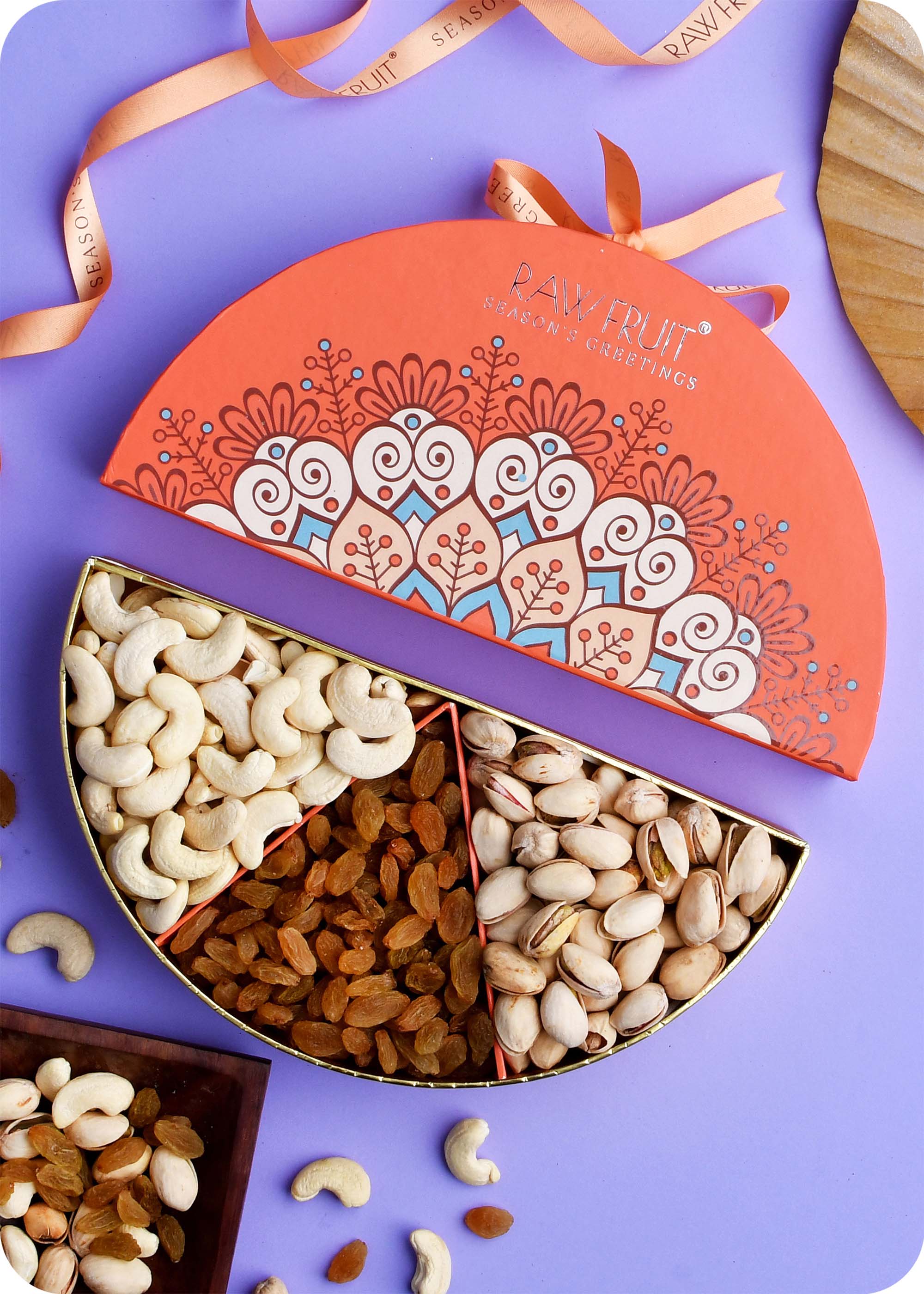 Dry Fruits Gift Pack : Cashews, Pistachios, Raisins