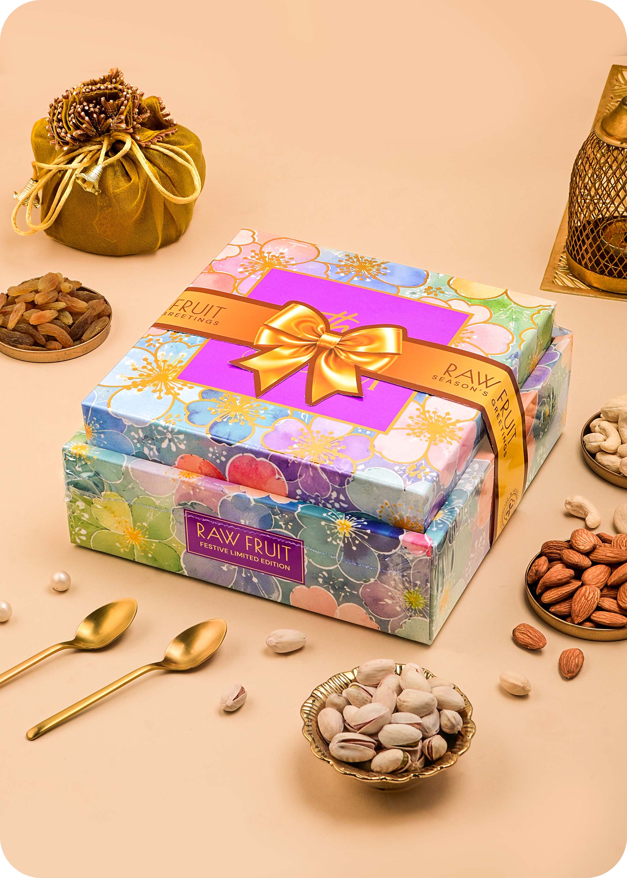 Dry Fruits Gift Hamper with Bhaiya Bhabhi Rakhi Set