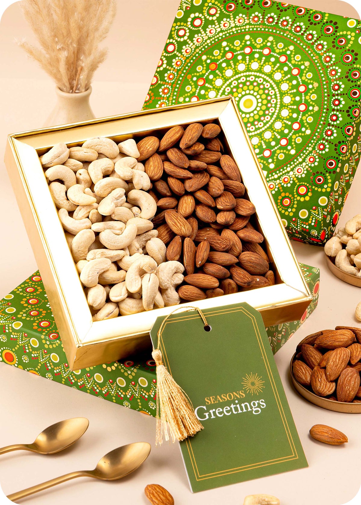 Cashews, Almonds Dry Fruits Gift Hamper – Festive Special Edition