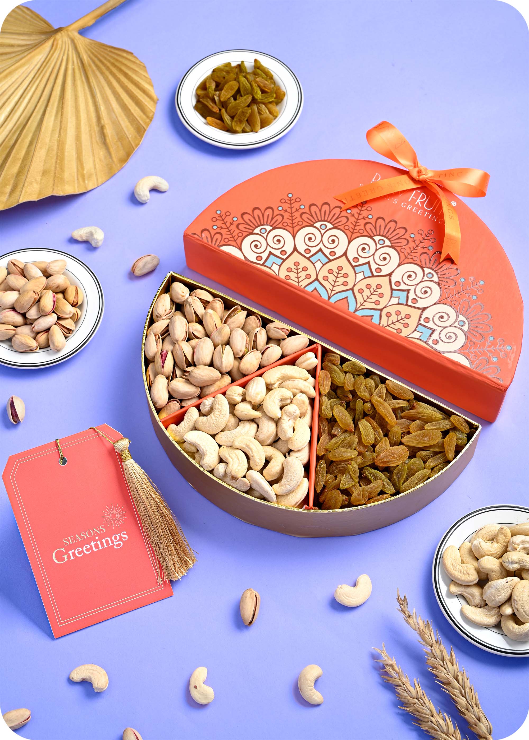Dry Fruits Gift Pack : Cashews, Pistachios, Raisins