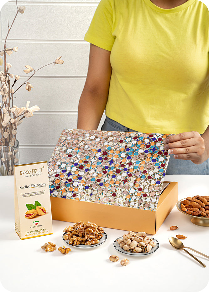 Assorted Dry Fruits Gift Pack : Almonds, Pistachios, Walnuts